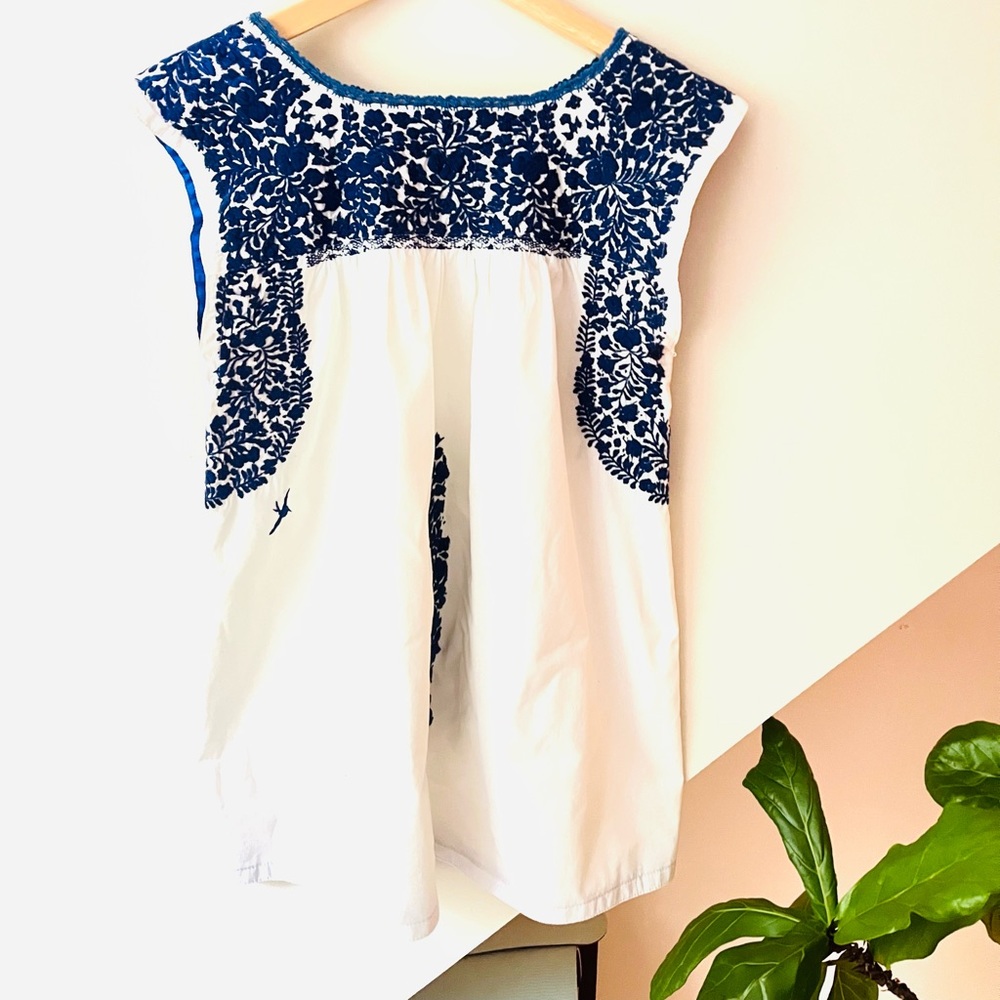 Mi Golondrina blue and ivory embroidered top tunic